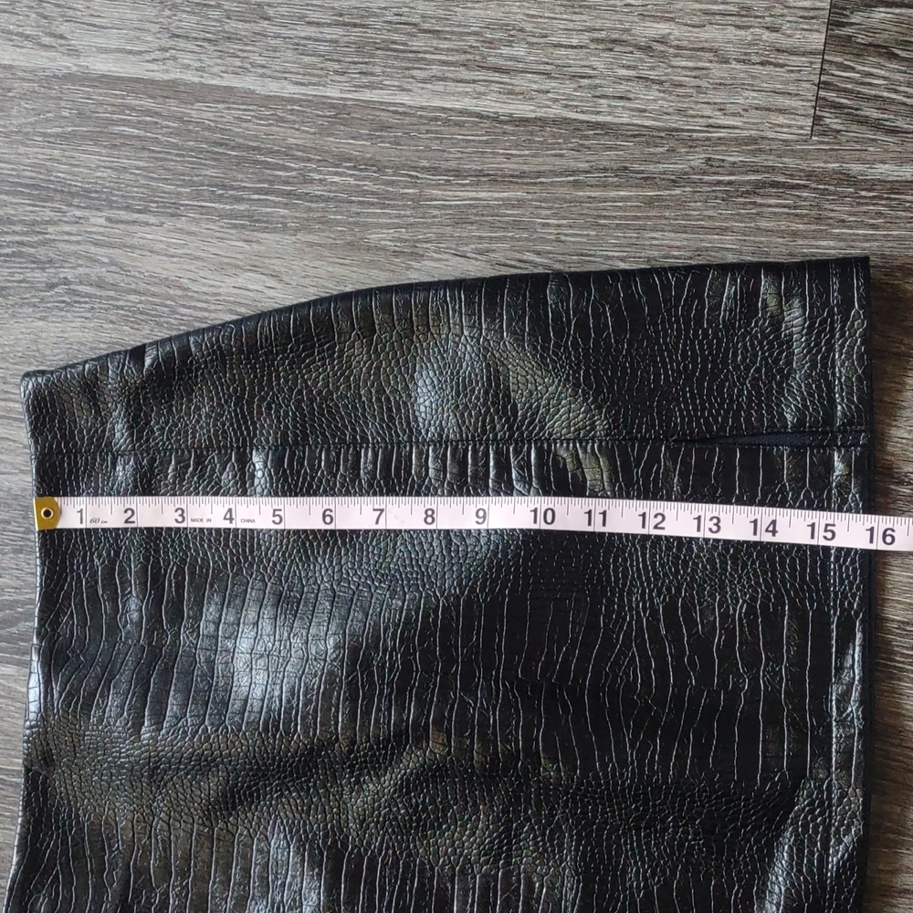 Topshop Embossed Leather Skirt - Picture 7 of 8